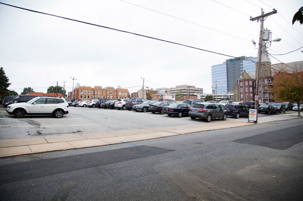 Colonial Parking Lot 958